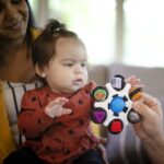 Curiosity Clutch Sensory Toy Baby Einstein – Image 2