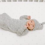 Coffret cadeau emmailloté en tricot - Aden&Anais – Image 3