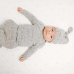 Coffret cadeau emmailloté en tricot - Aden&Anais – Image 5