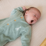 Dors-bien Y 3 mois Sophie La Girafe Olive – Image 3
