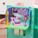 Gabby's Dollhouse Playset Deluxe La Salle De Jeu Chabriolette – Image 4