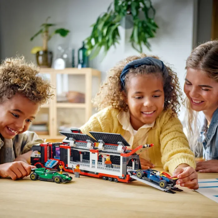 60445 - LEGO® City - Camion de F1® avec voitures de F1® RB20 et AMR24 – Image 3