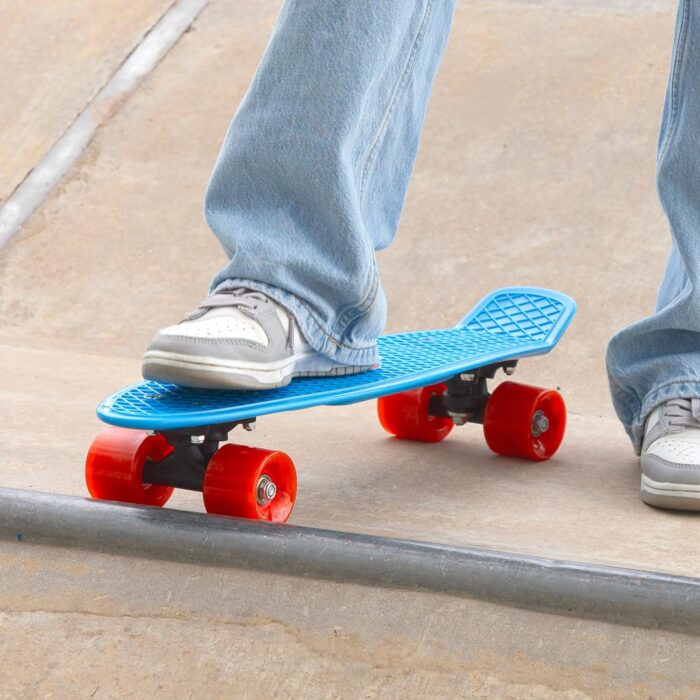 EVO-SKATEBOARD 56 CM AVEC LUMI – Image 2